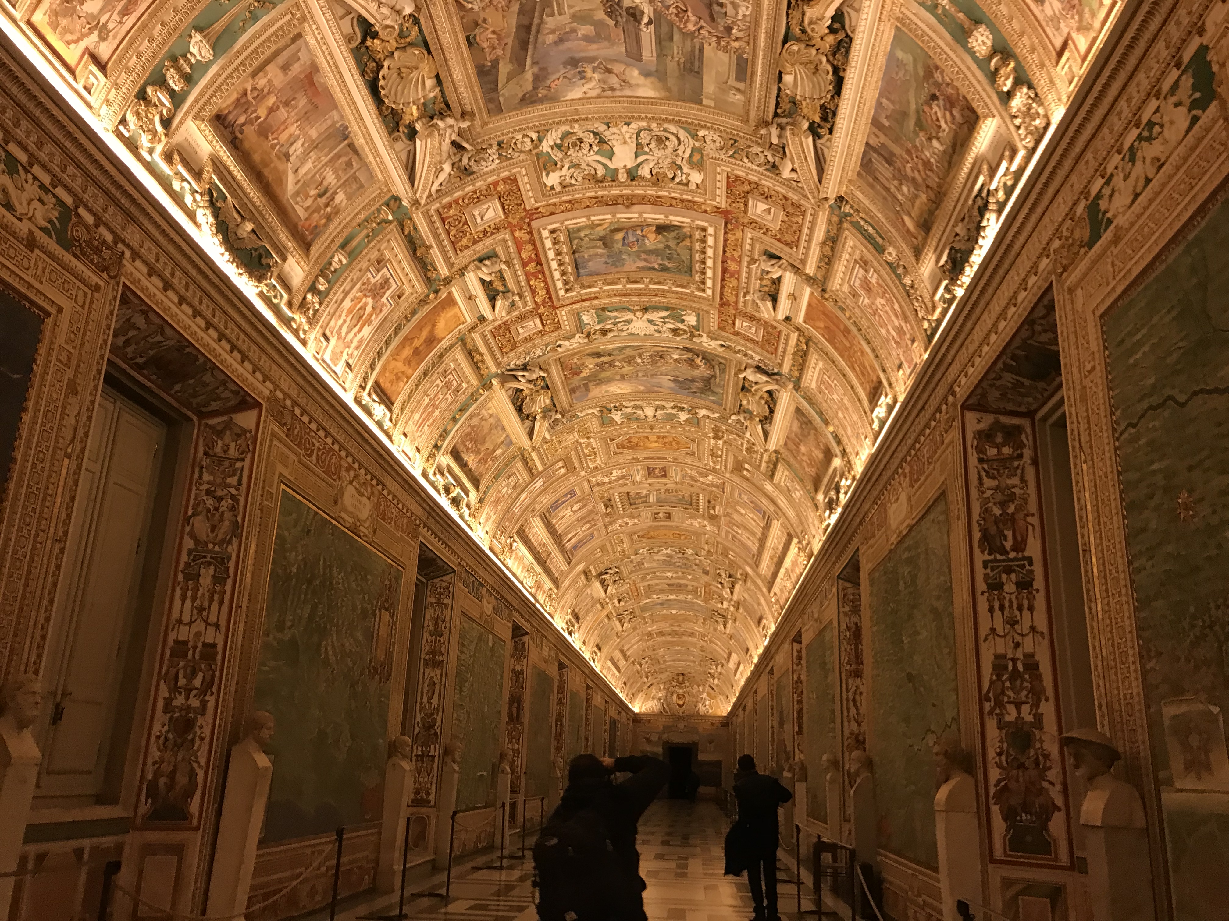 Sistine Chapel Entrance and 24-hour Hop-On-Hop-Off Bus