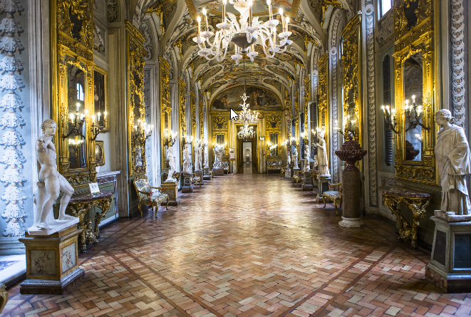 Ingresso riservato per la Galleria Doria Pamphilj