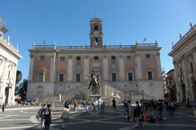 Esperienza dei Musei Capitolini con visita guidata del Colosseo e del Foro Romano